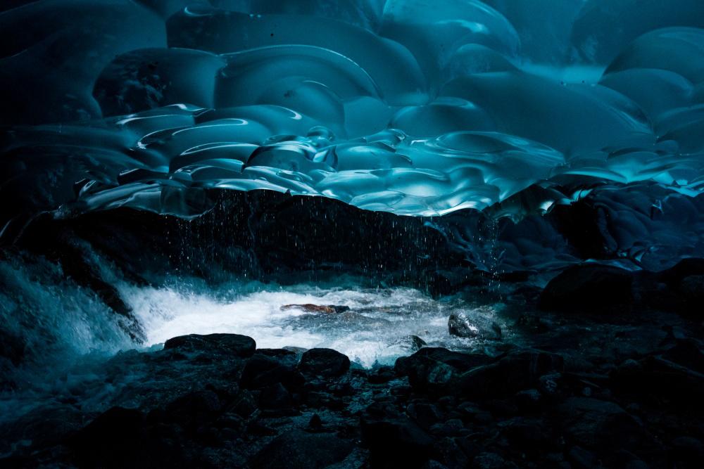 Ледяные пещеры Менденхол, Аляска, США